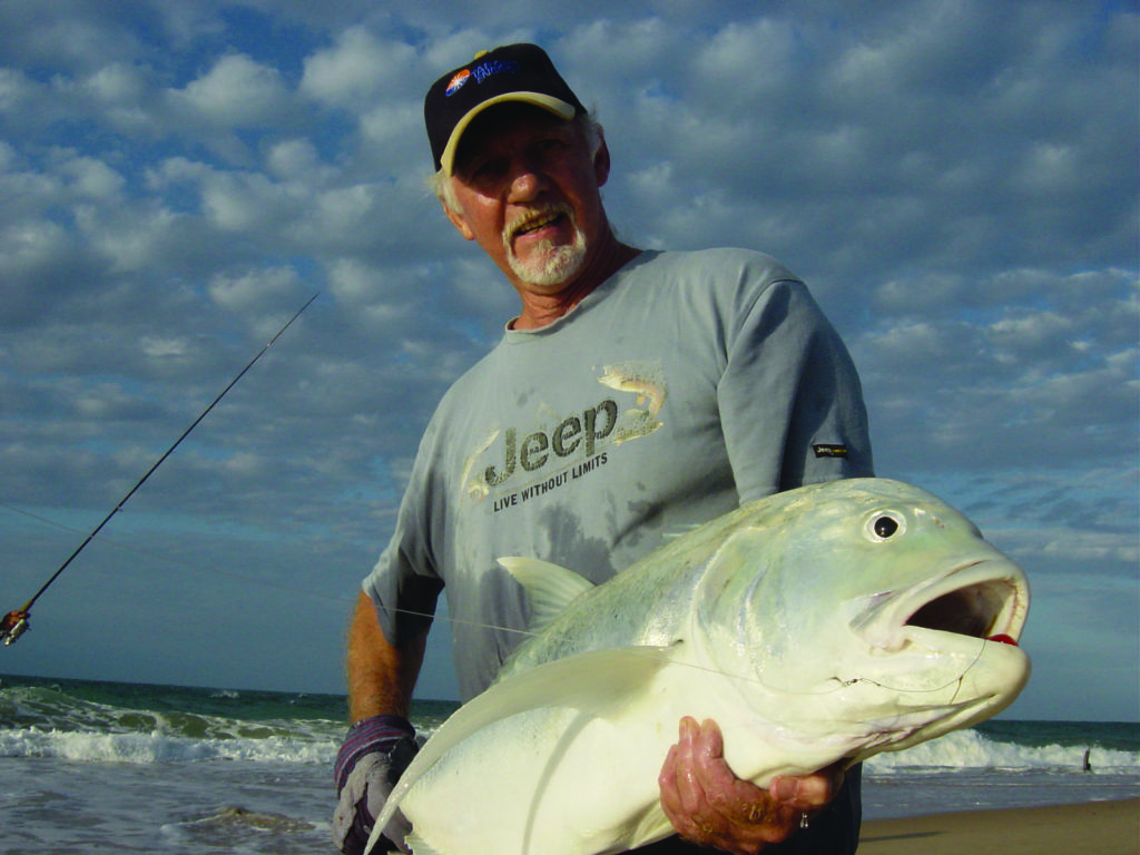 Giant Trevally (GT) (b) Giant Trevally (GT) (b)