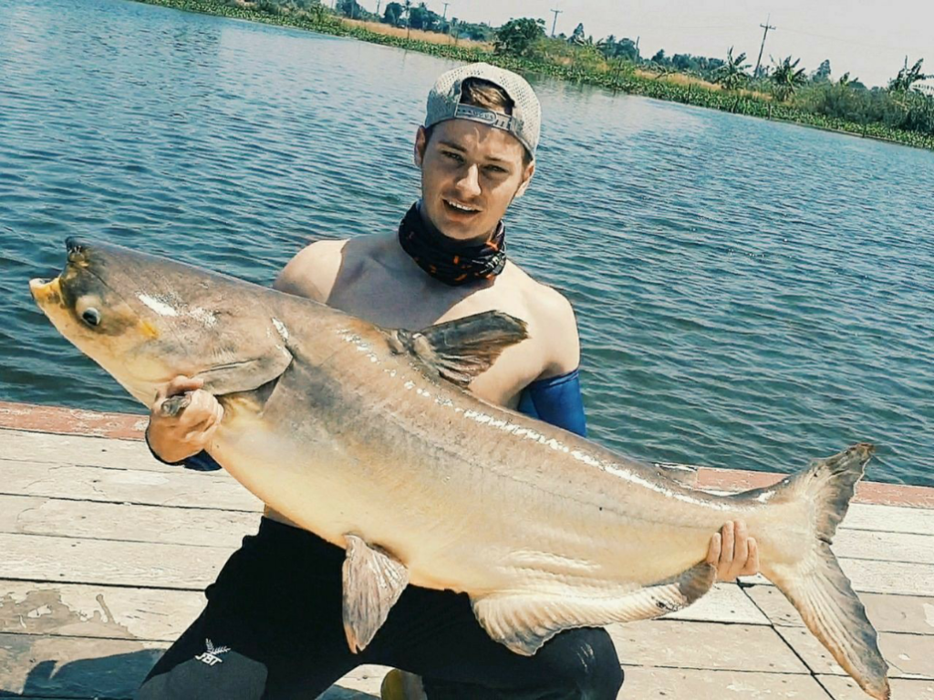 1590094624971 Giant Mekong catfish in the world famous “Bungsamran”