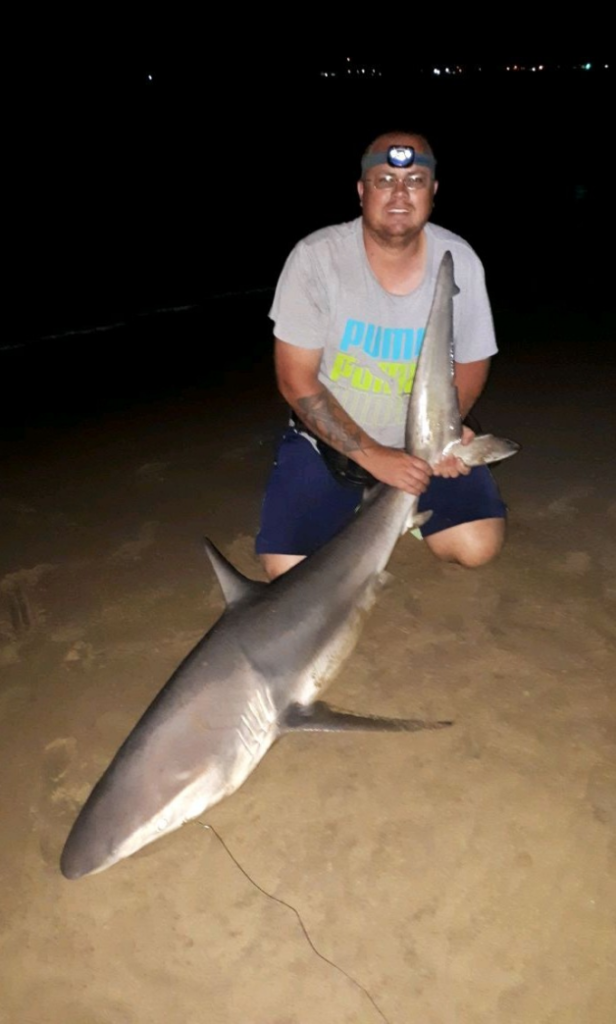 1591209703165 32kg Grey Shark
